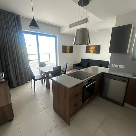 1 Room In A Shared 3 Bedrrom Apartment In Swieqi 10 Mins Away From Paceville And Beach Saint Julian's Exterior photo
