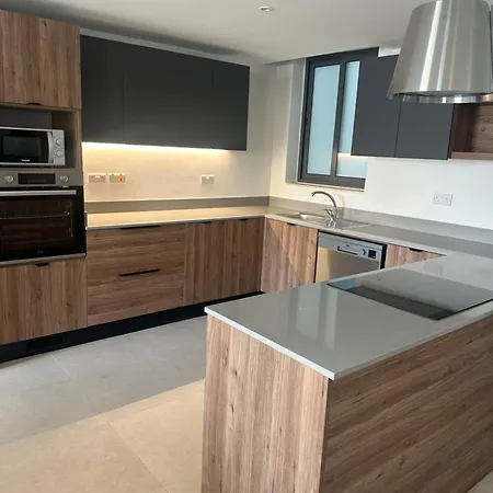 1 Room In A Shared 3 Bedrrom Apartment In Swieqi 10 Mins Away From Paceville And Beach Saint Julian's Exterior photo