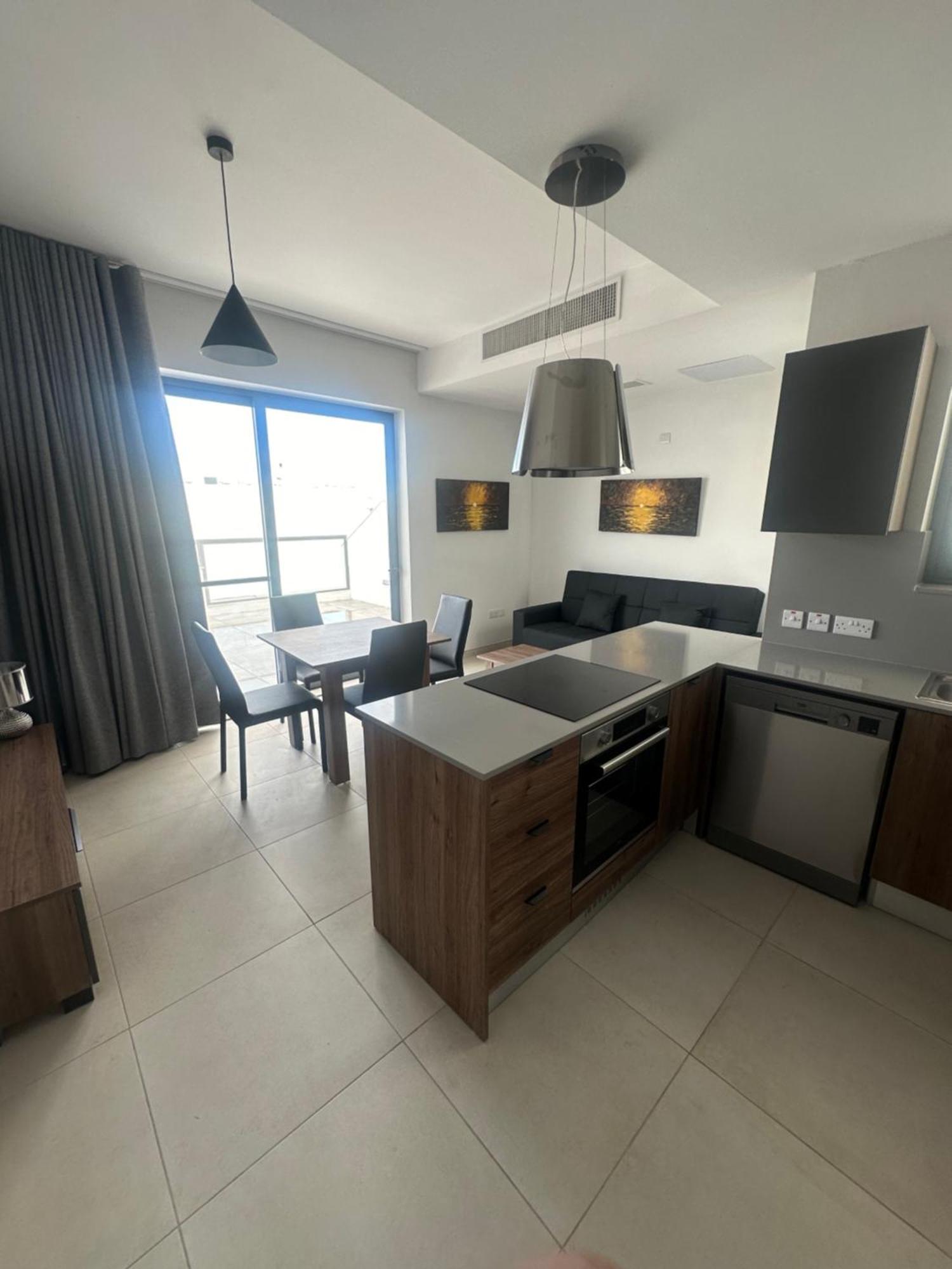 1 In A Shared 3 Bedrrom In Swieqi 10 Mins Away From Paceville And * San Ġiljan