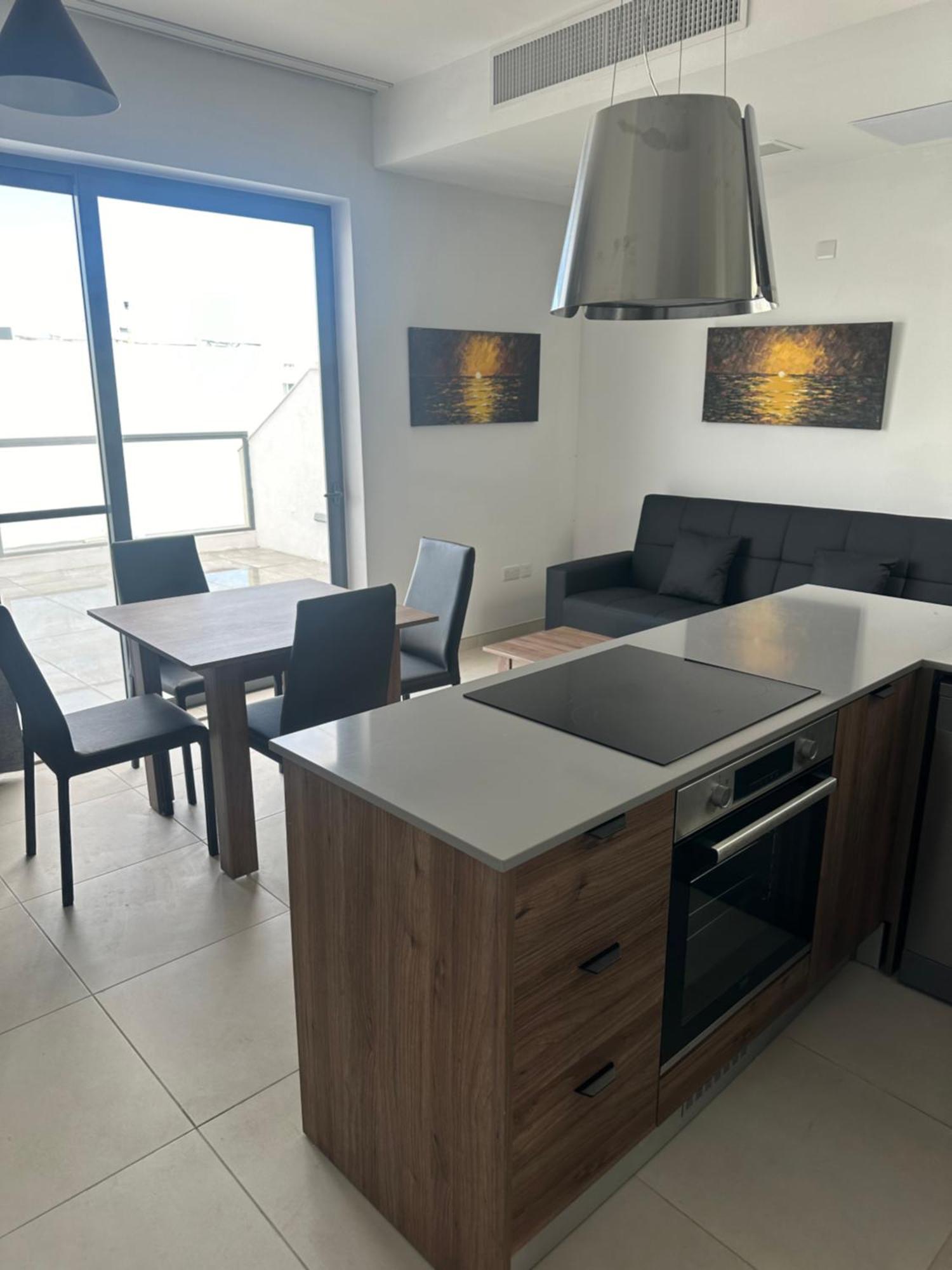 1 In A Shared 3 Bedrrom In Swieqi 10 Mins Away From Paceville And Appartement *